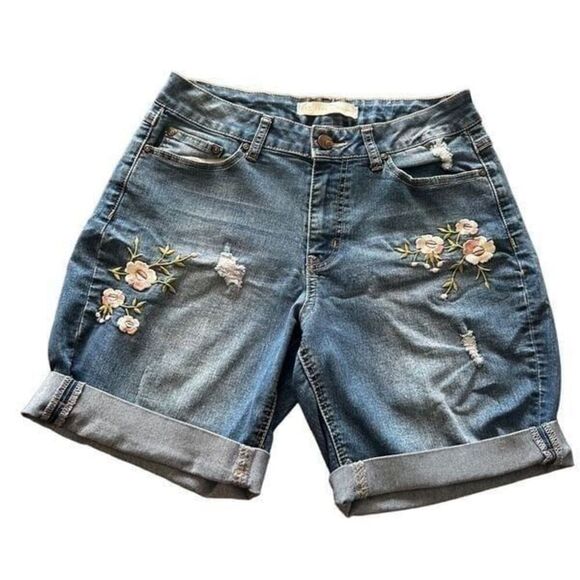 C Est 1946 denim Floral Embroidered Denim Jean Shorts size 6 - Picture 4 of 9